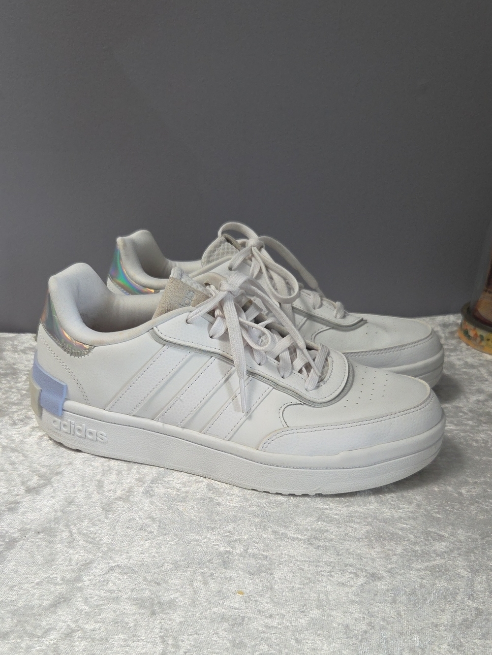 adidas Postmove SE Women's White Low-Top Sneakers with Iridescent Heel
